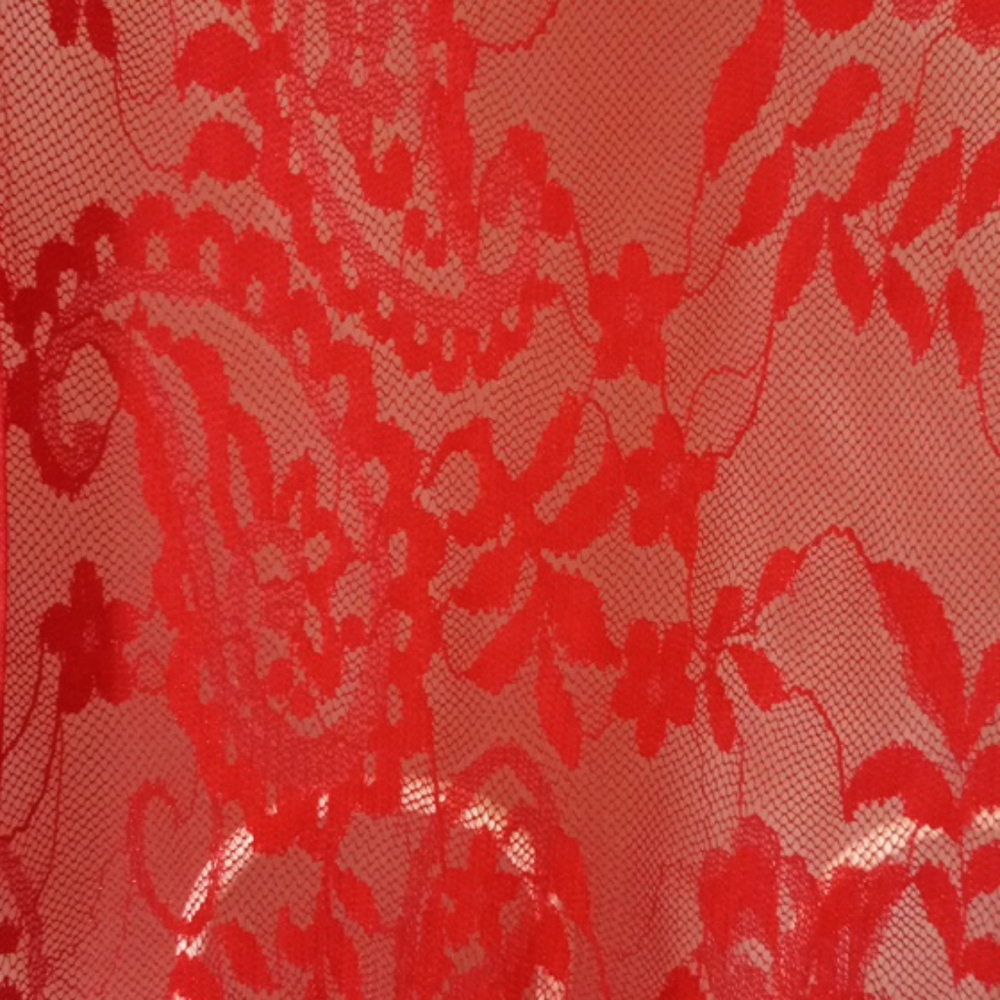 Red robe - Picture 2 of 3